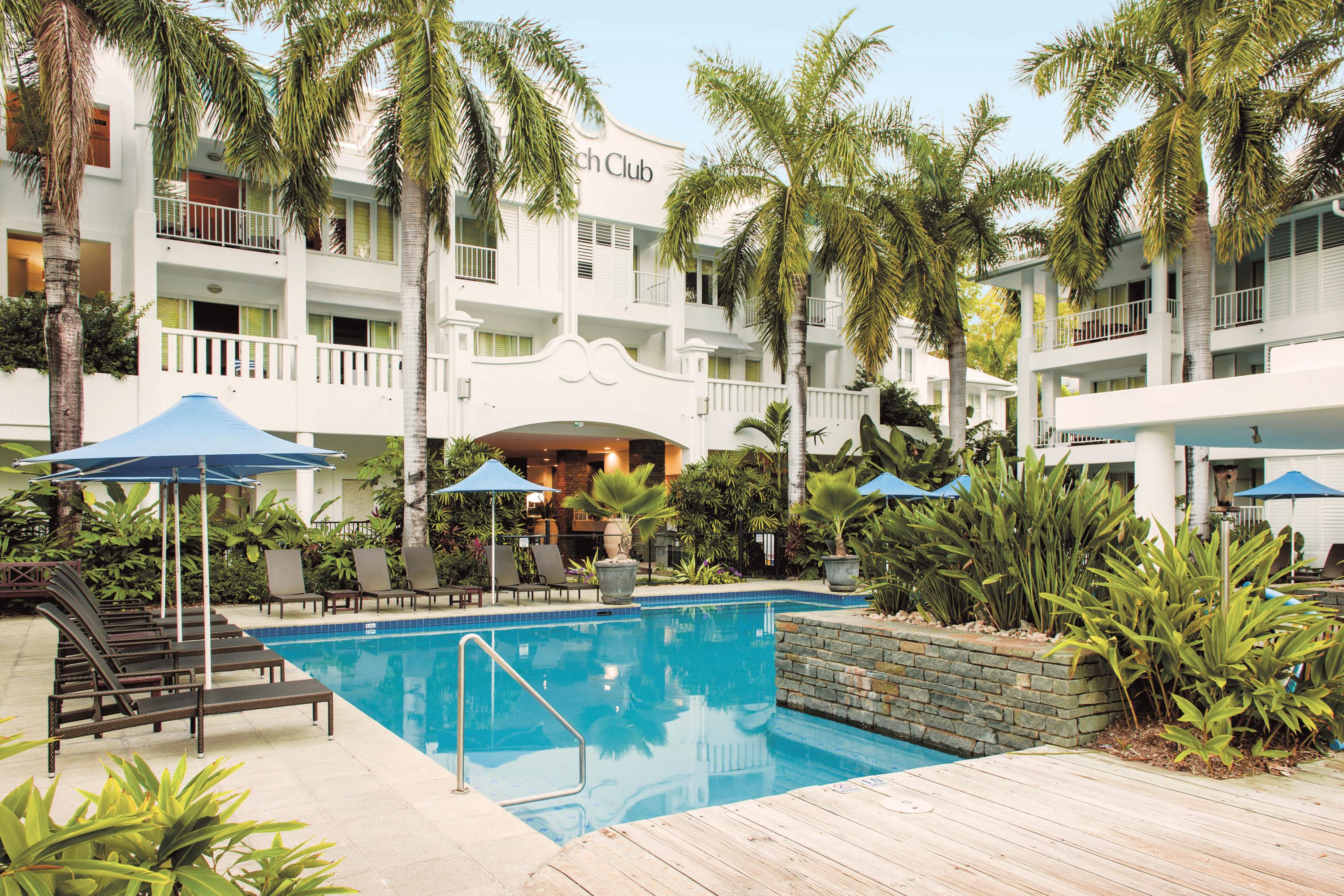 Peppers Beach Club & Spa Palm Cove Exteriör bild The pool at the hotel