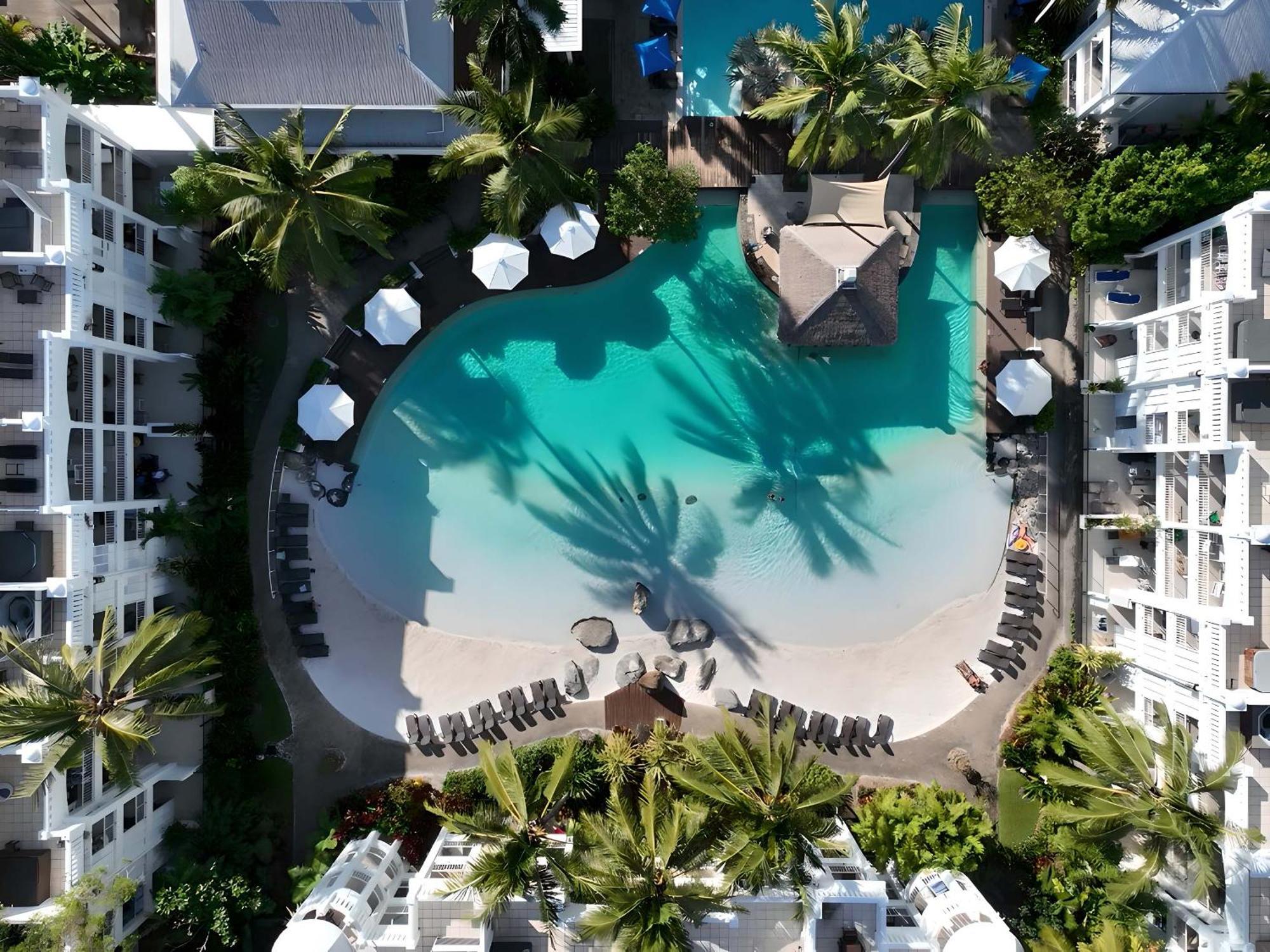 Peppers Beach Club & Spa Palm Cove Exteriör bild Aerial view of the pool at the W South Beach